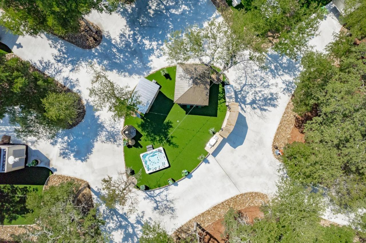 7744 Ranch Glamping Resort أوستن الغرفة الصورة