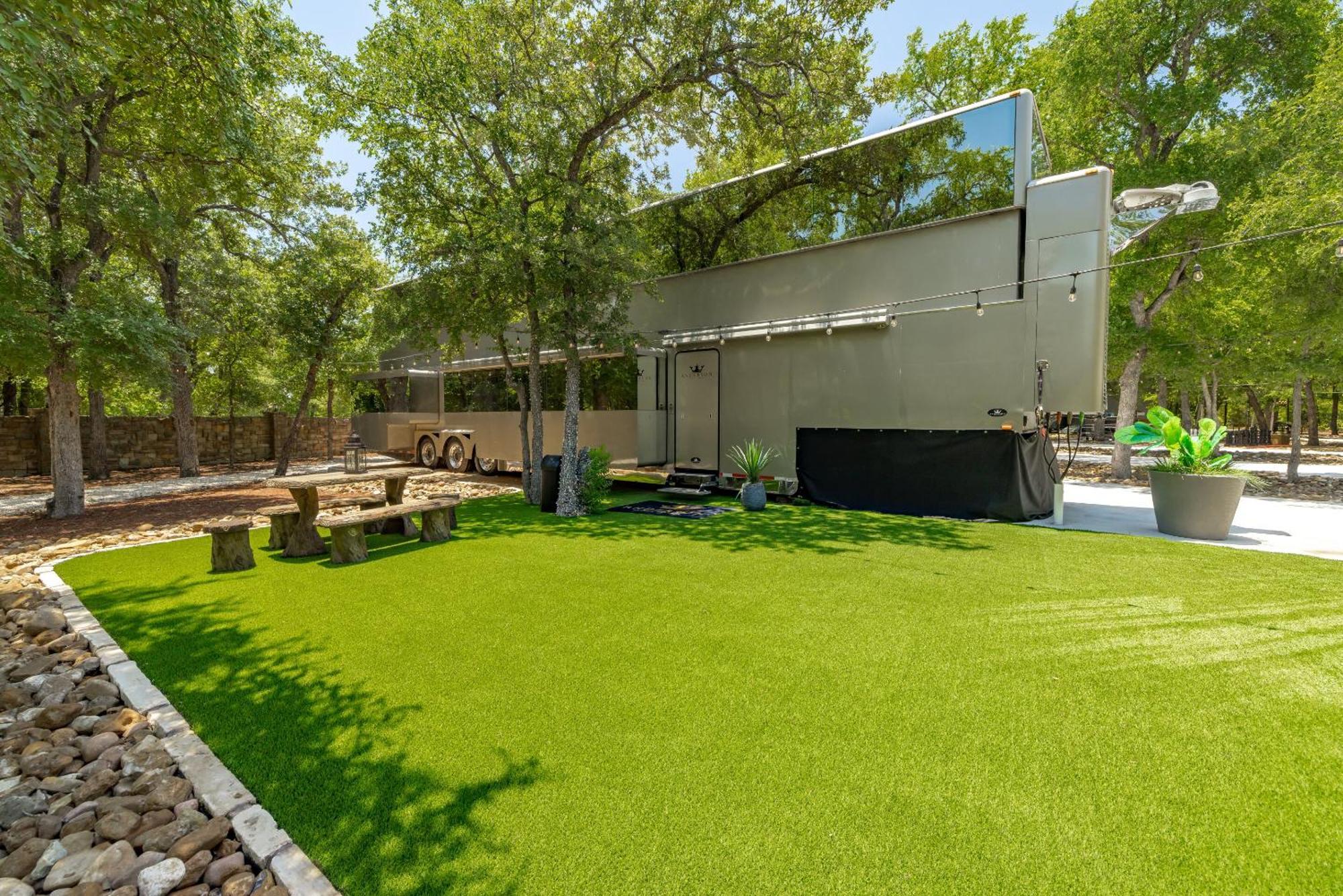 7744 Ranch Glamping Resort أوستن الغرفة الصورة
