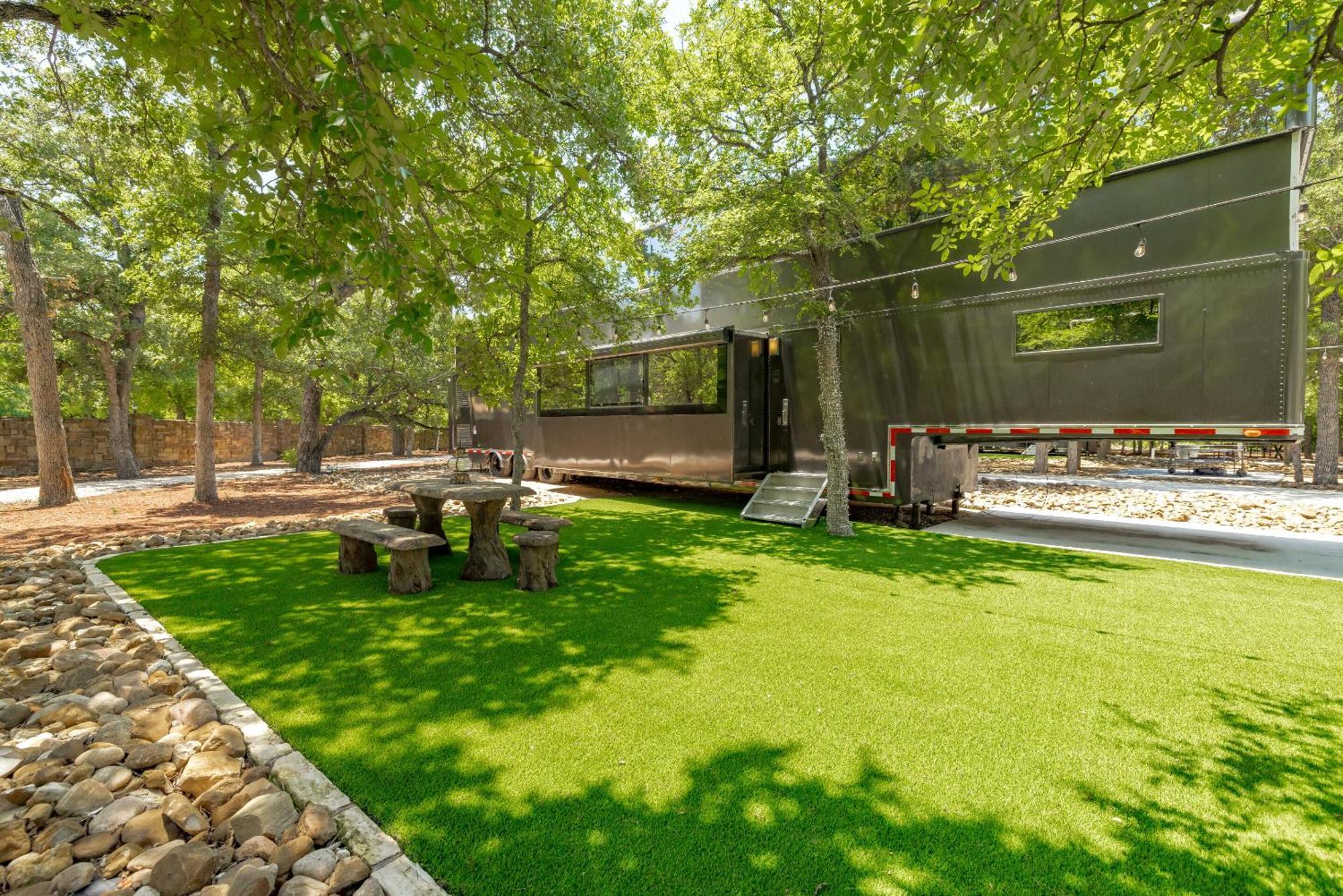 7744 Ranch Glamping Resort أوستن الغرفة الصورة